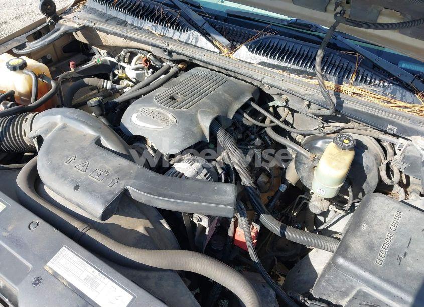 Photo 10 of 2001 Chevrolet Tahoe LT (VIN 1GNEC13T11J205662)