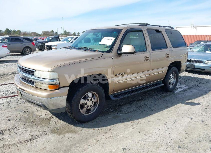 Photo 2 of 2001 Chevrolet Tahoe LT (VIN 1GNEC13T11J205662)