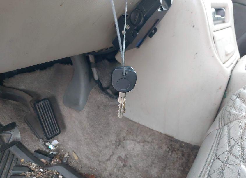 Photo 11 of 2001 Chevrolet Tahoe LT (VIN 1GNEC13T11R163530)