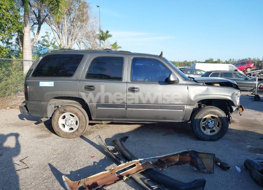 Photo 13 of 2001 Chevrolet Tahoe LS (VIN 1GNEC13T11R182692)