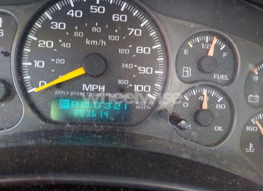 Photo 15 of 2001 Chevrolet Tahoe LS (VIN 1GNEC13T11R182692)