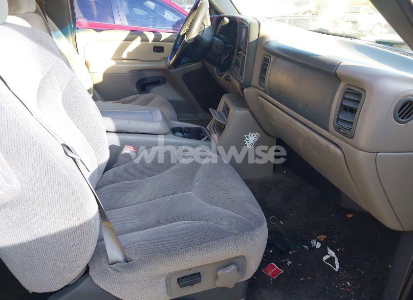 Photo 5 of 2001 Chevrolet Tahoe LS (VIN 1GNEC13T11R182692)