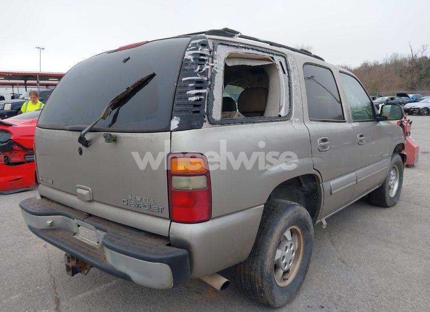Photo 4 of 2001 Chevrolet Tahoe LT (VIN 1GNEC13T11R208644)