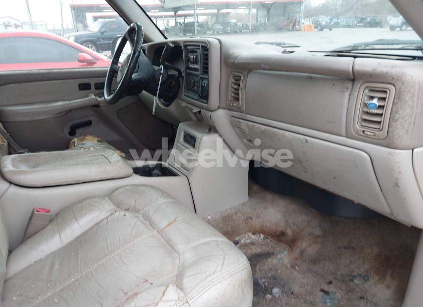 Photo 5 of 2001 Chevrolet Tahoe LT (VIN 1GNEC13T11R208644)