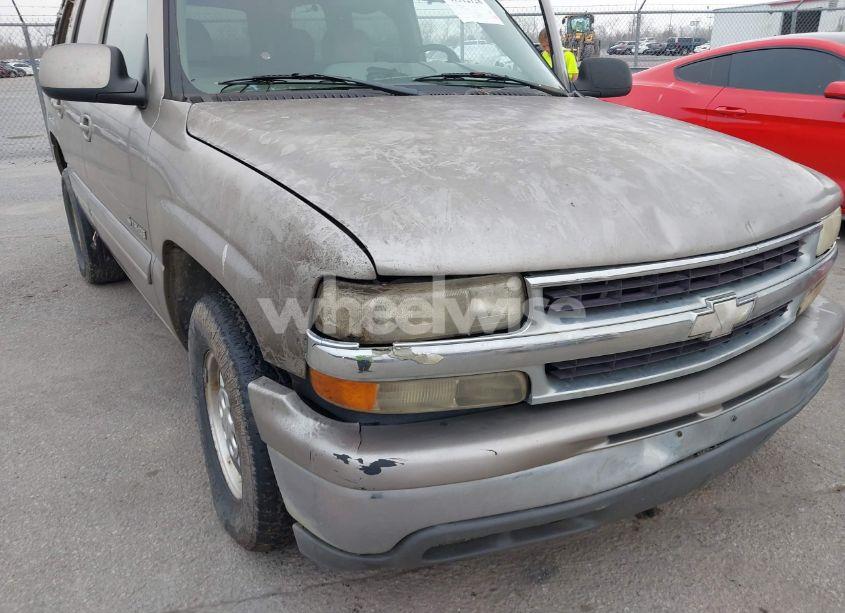 Photo 6 of 2001 Chevrolet Tahoe LT (VIN 1GNEC13T11R208644)