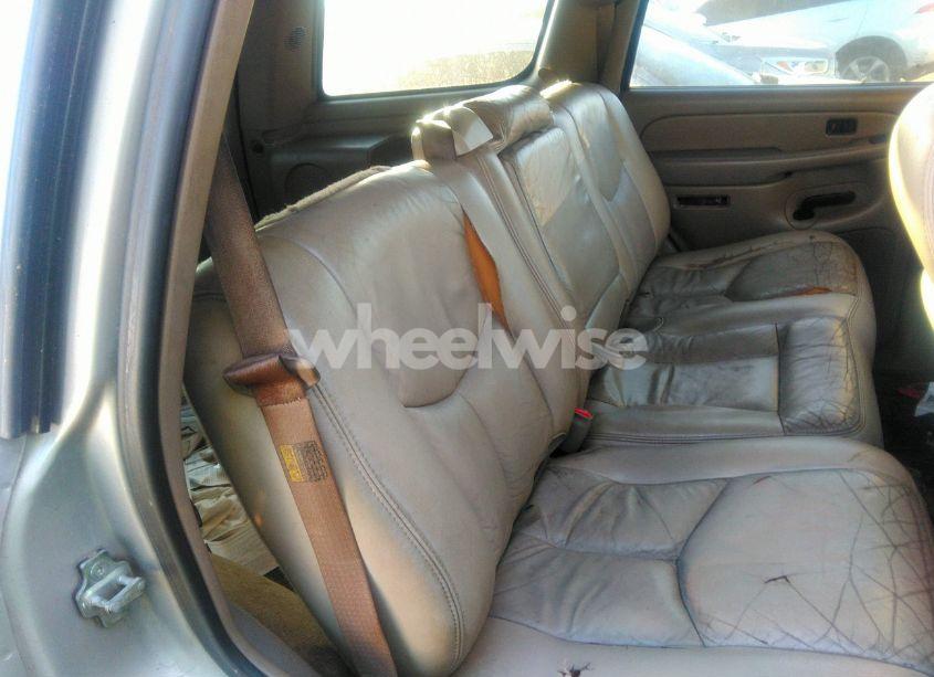 Photo 8 of 2005 Chevrolet Tahoe LS (VIN 1GNEC13T15J157358)