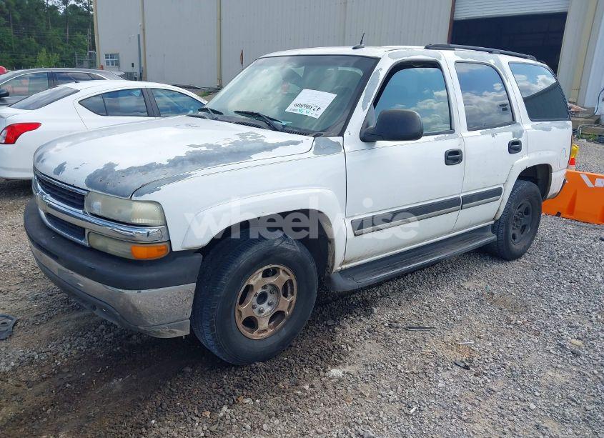 Photo 2 of 2005 Chevrolet Tahoe LS (VIN 1GNEC13T15J198864)
