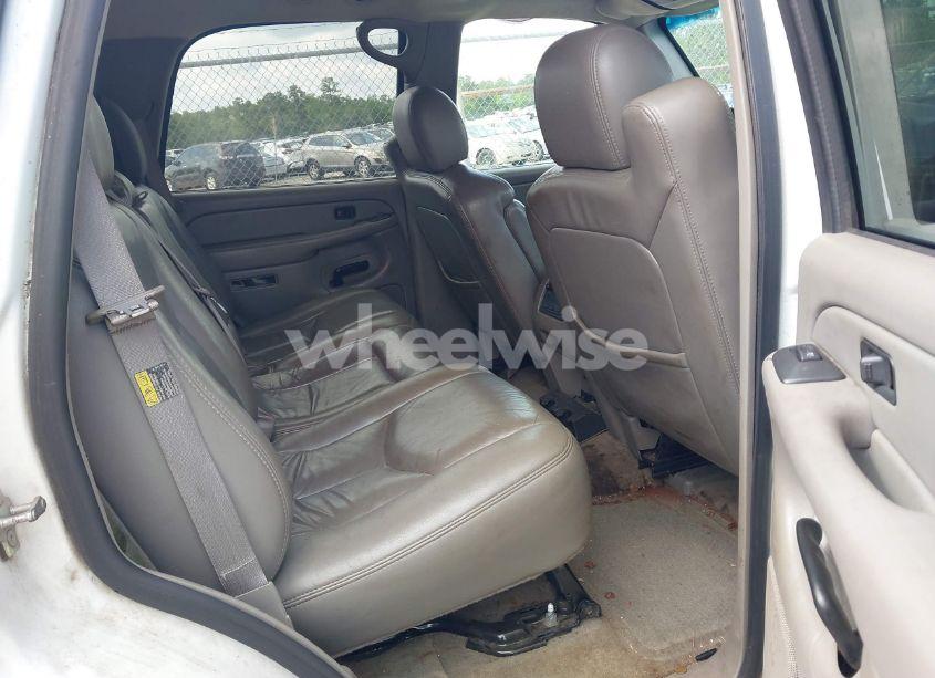 Photo 8 of 2005 Chevrolet Tahoe LS (VIN 1GNEC13T15J198864)