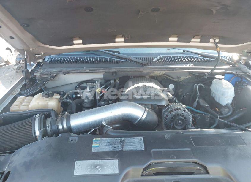 Photo 10 of 2005 Chevrolet Tahoe LT (VIN 1GNEC13T15R218984)