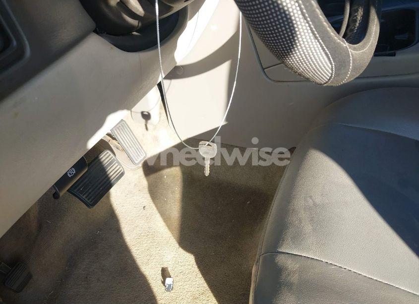 Photo 11 of 2005 Chevrolet Tahoe LT (VIN 1GNEC13T15R218984)