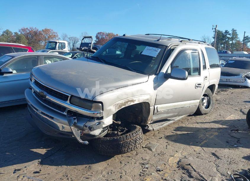Photo 2 of 2005 Chevrolet Tahoe LT (VIN 1GNEC13T15R218984)