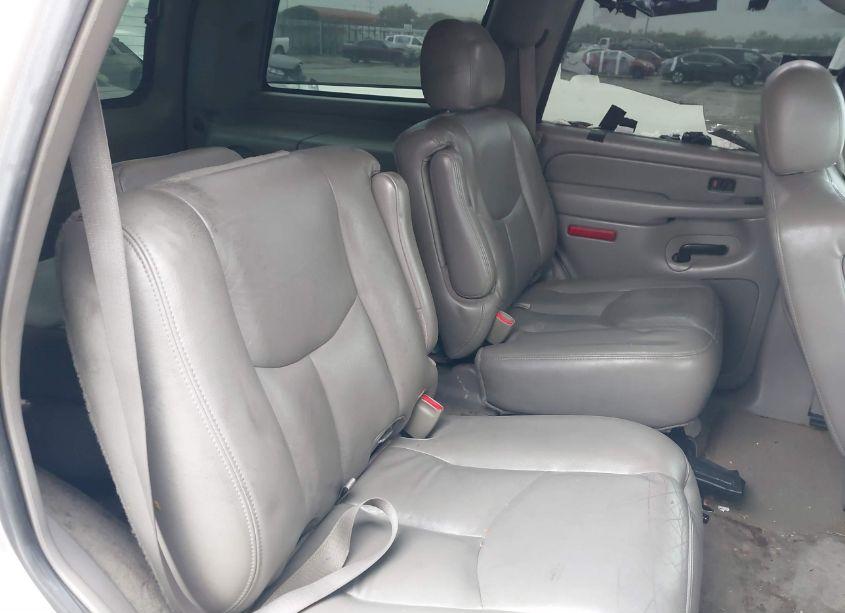 Photo 8 of 2005 Chevrolet Tahoe Z71 (VIN 1GNEC13T15R245733)