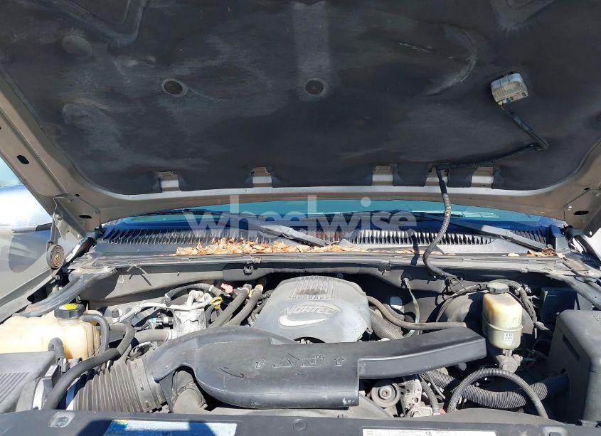 Photo 10 of 2001 Chevrolet Tahoe LT (VIN 1GNEC13T21J303213)