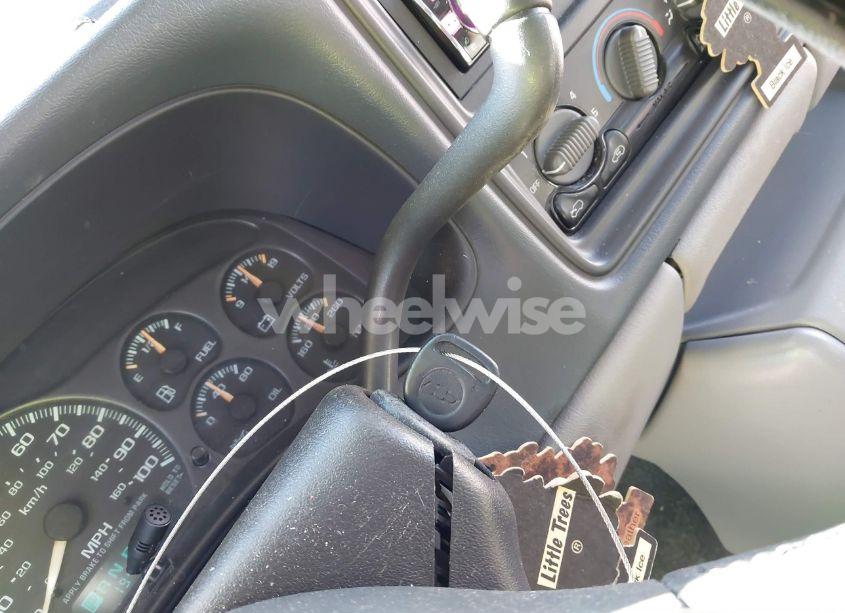 Photo 11 of 2001 Chevrolet Tahoe LT (VIN 1GNEC13T21J303213)