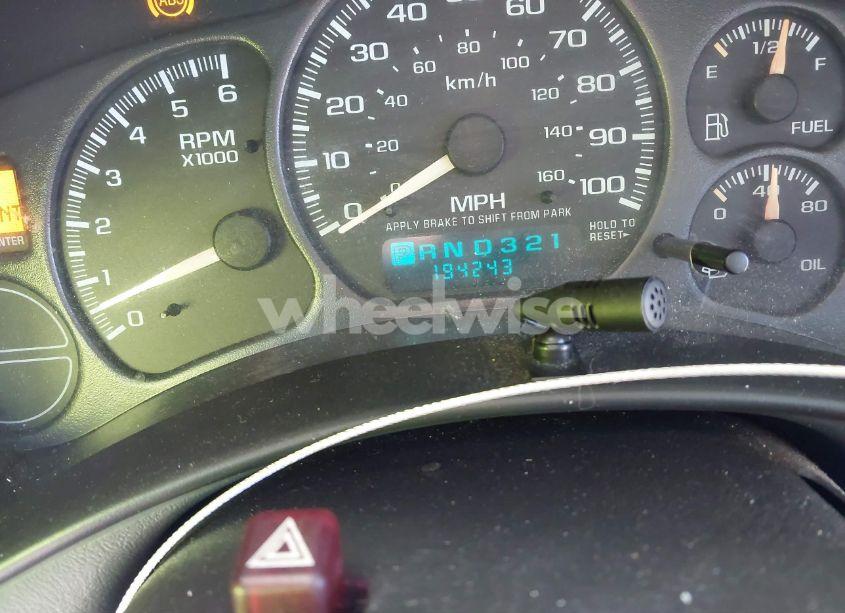 Photo 15 of 2001 Chevrolet Tahoe LT (VIN 1GNEC13T21J303213)