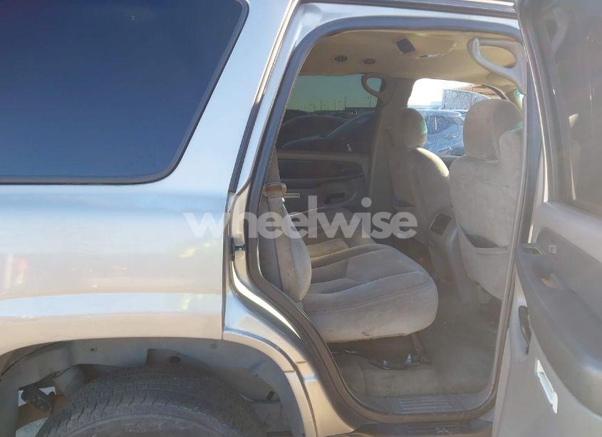 Photo 8 of 2003 Chevrolet Tahoe LS (VIN 1GNEC13T23J336750)