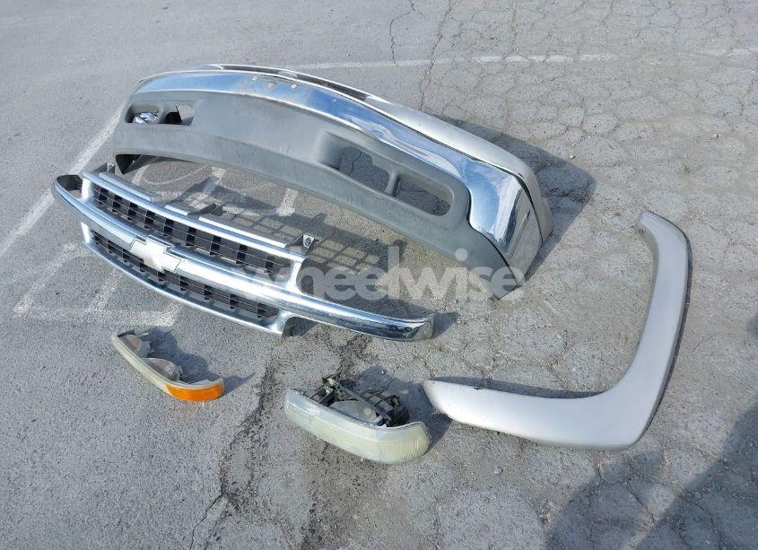 Photo 12 of 2004 Chevrolet Tahoe LT (VIN 1GNEC13T24R153092)