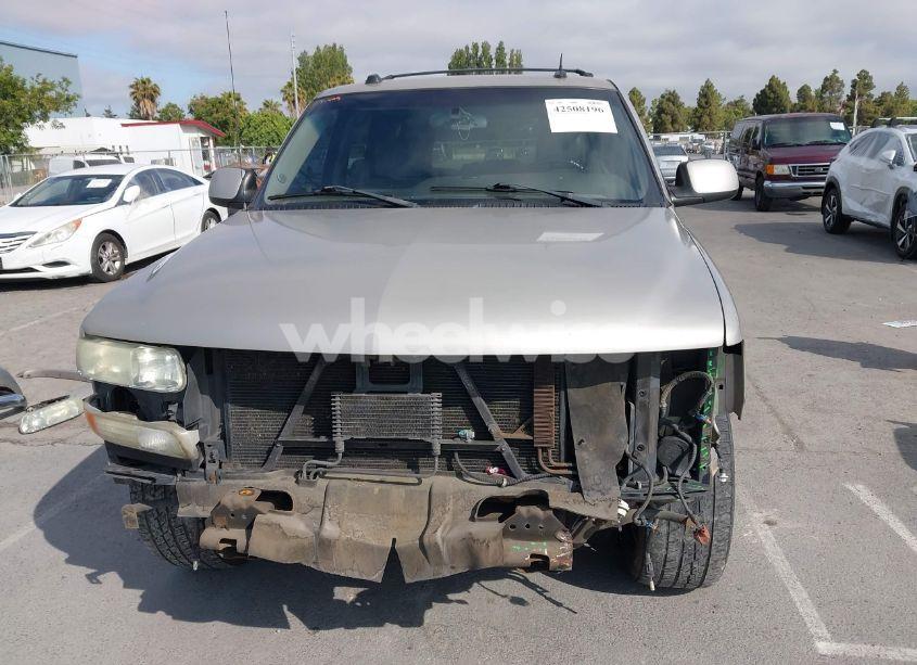 Photo 13 of 2004 Chevrolet Tahoe LT (VIN 1GNEC13T24R153092)