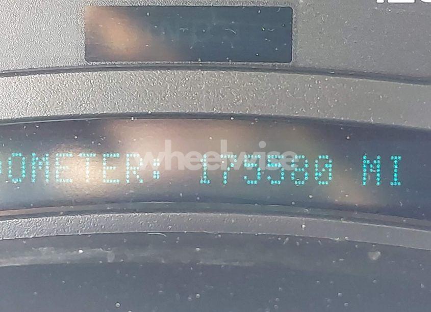 Photo 16 of 2004 Chevrolet Tahoe LT (VIN 1GNEC13T24R153092)