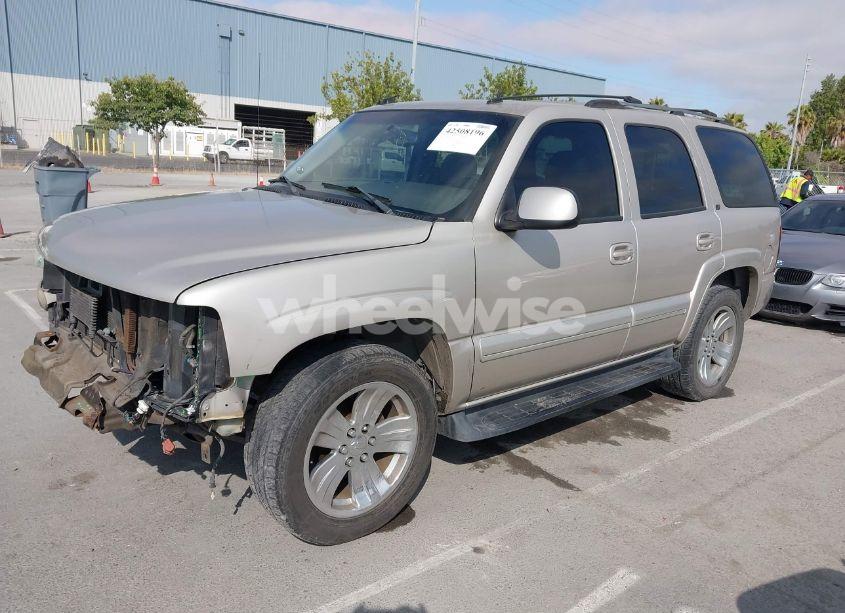 Photo 2 of 2004 Chevrolet Tahoe LT (VIN 1GNEC13T24R153092)