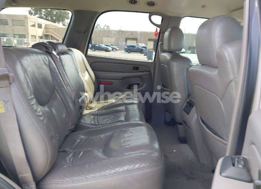 Photo 8 of 2004 Chevrolet Tahoe LT (VIN 1GNEC13T24R153092)