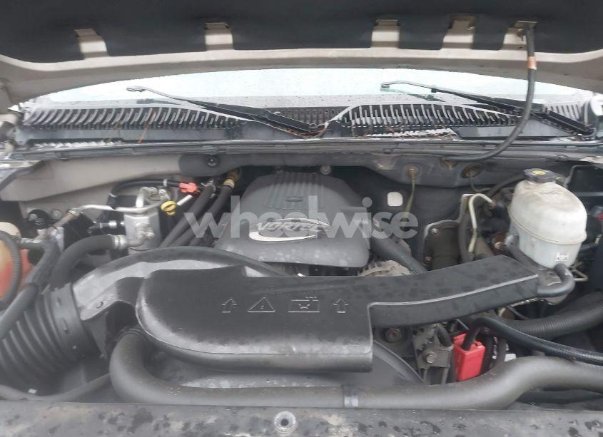 Photo 10 of 2004 Chevrolet Tahoe LT (VIN 1GNEC13T24R186187)