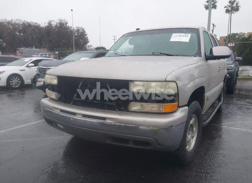 Photo 2 of 2004 Chevrolet Tahoe LT (VIN 1GNEC13T24R186187)