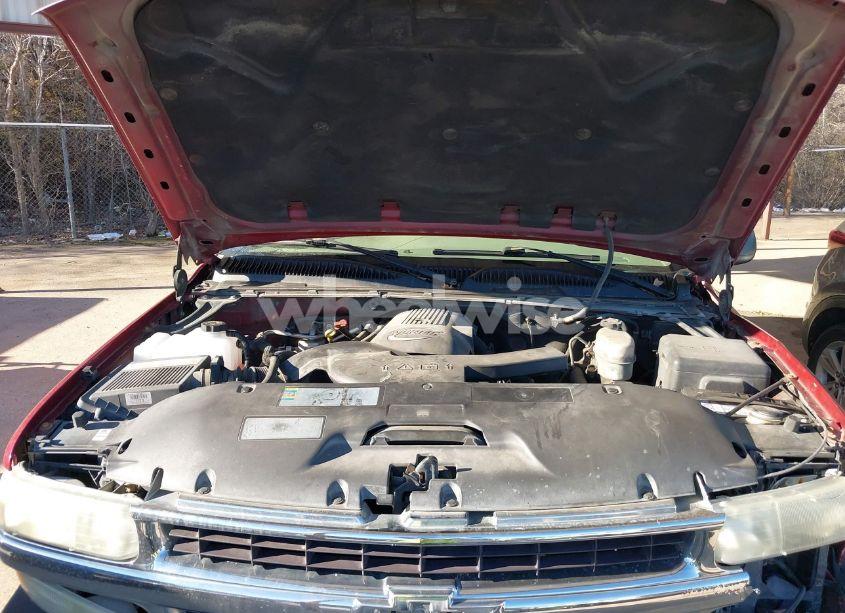 Photo 10 of 2005 Chevrolet Tahoe LS (VIN 1GNEC13T25R101835)