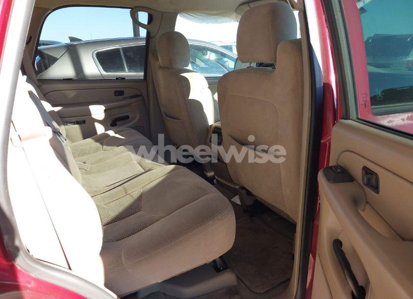 Photo 8 of 2005 Chevrolet Tahoe LS (VIN 1GNEC13T25R101835)