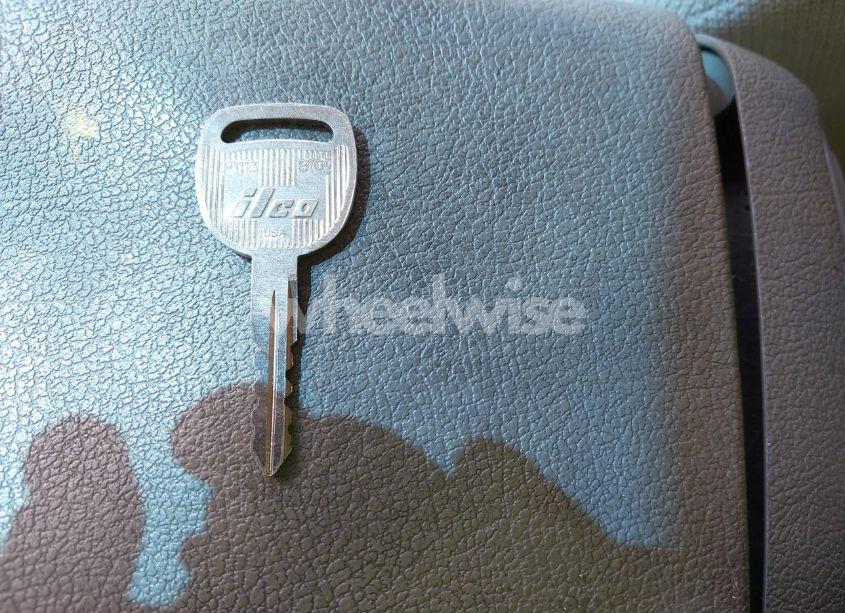 Photo 11 of 2005 Chevrolet Tahoe LS (VIN 1GNEC13T25R221733)