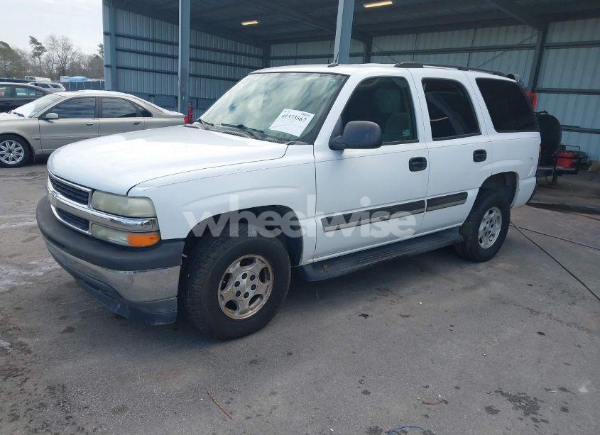 Photo 2 of 2005 Chevrolet Tahoe LS (VIN 1GNEC13T25R221733)