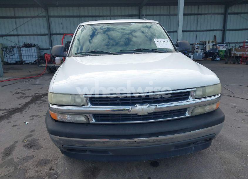 Photo 6 of 2005 Chevrolet Tahoe LS (VIN 1GNEC13T25R221733)