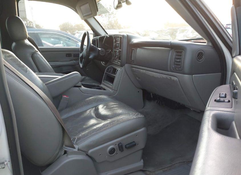 Photo 5 of 2005 Chevrolet Tahoe Z71 (VIN 1GNEC13T25R262850)