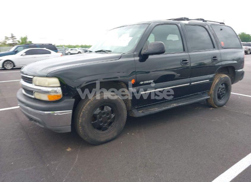 Photo 2 of 2001 Chevrolet Tahoe LT (VIN 1GNEC13T31J135887)