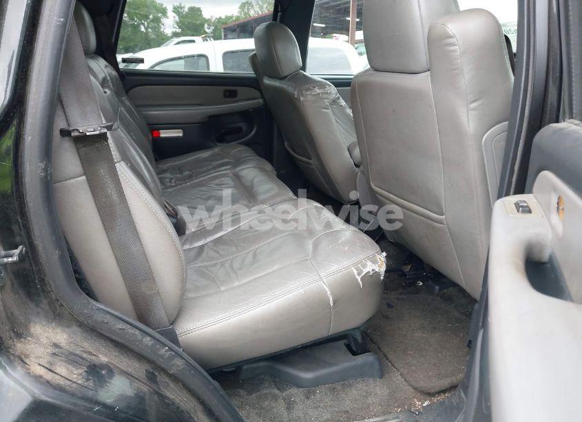 Photo 8 of 2001 Chevrolet Tahoe LT (VIN 1GNEC13T31J135887)