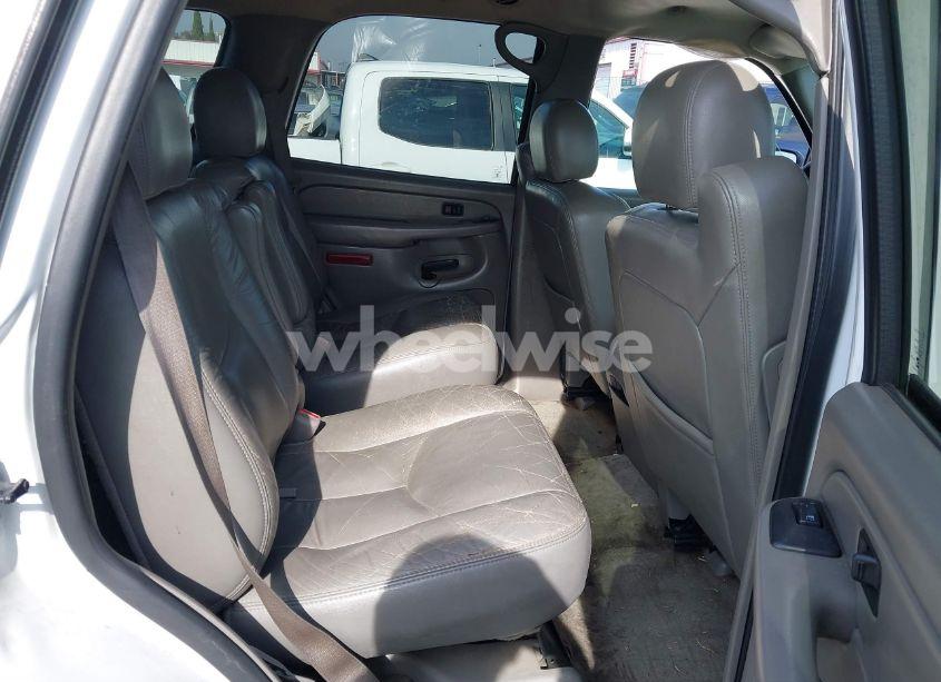 Photo 8 of 2004 Chevrolet Tahoe LT (VIN 1GNEC13T34R142456)