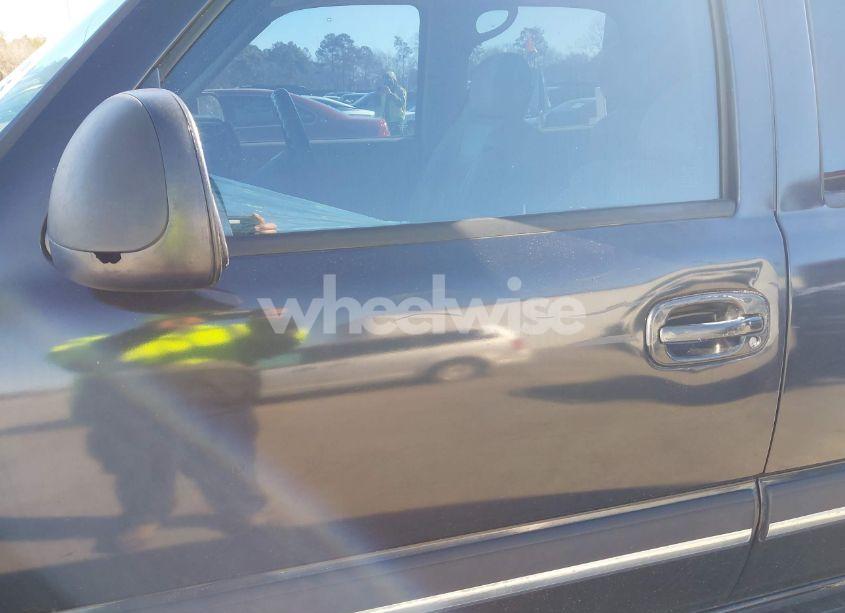 Photo 12 of 2005 Chevrolet Tahoe LT (VIN 1GNEC13T35J149519)