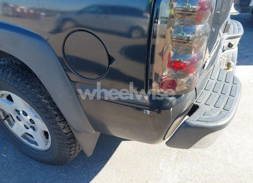 Photo 6 of 2005 Chevrolet Tahoe LT (VIN 1GNEC13T35J149519)