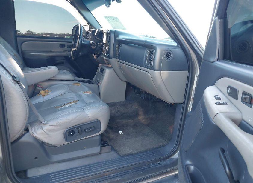 Photo 5 of 2001 Chevrolet Tahoe LT (VIN 1GNEC13T41R158905)