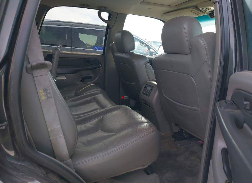 Photo 8 of 2003 Chevrolet Tahoe LT (VIN 1GNEC13T43R118455)