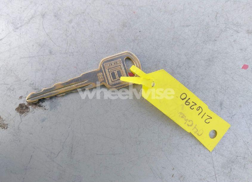 Photo 11 of 2004 Chevrolet Tahoe LS (VIN 1GNEC13T44R216290)