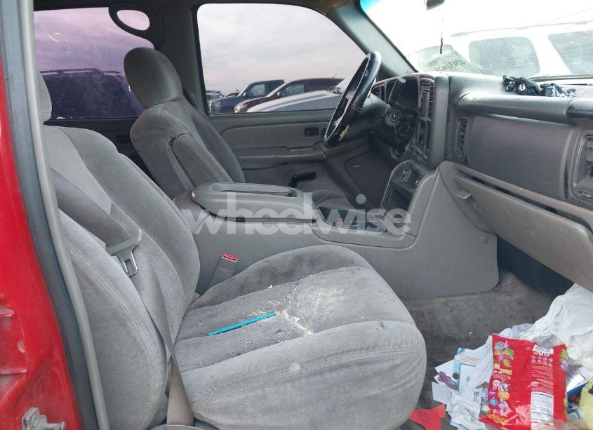 Photo 5 of 2004 Chevrolet Tahoe LS (VIN 1GNEC13T44R216290)