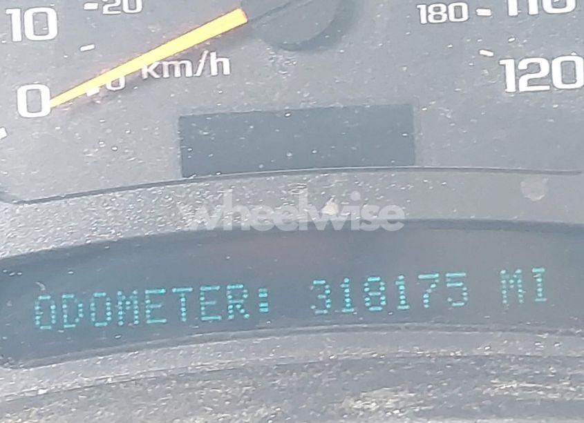 Photo 7 of 2005 Chevrolet Tahoe LT (VIN 1GNEC13T45R101304)