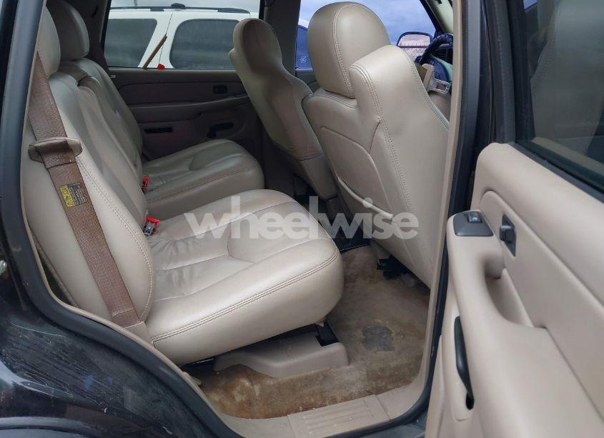 Photo 8 of 2005 Chevrolet Tahoe LT (VIN 1GNEC13T45R181817)