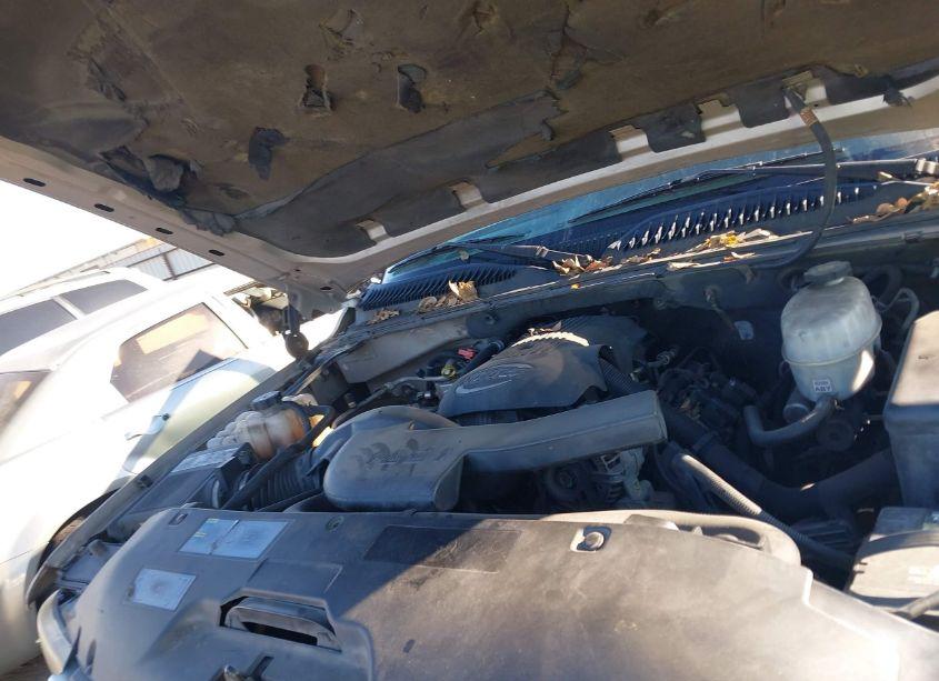 Photo 10 of 2005 Chevrolet Tahoe LS (VIN 1GNEC13T45R272120)