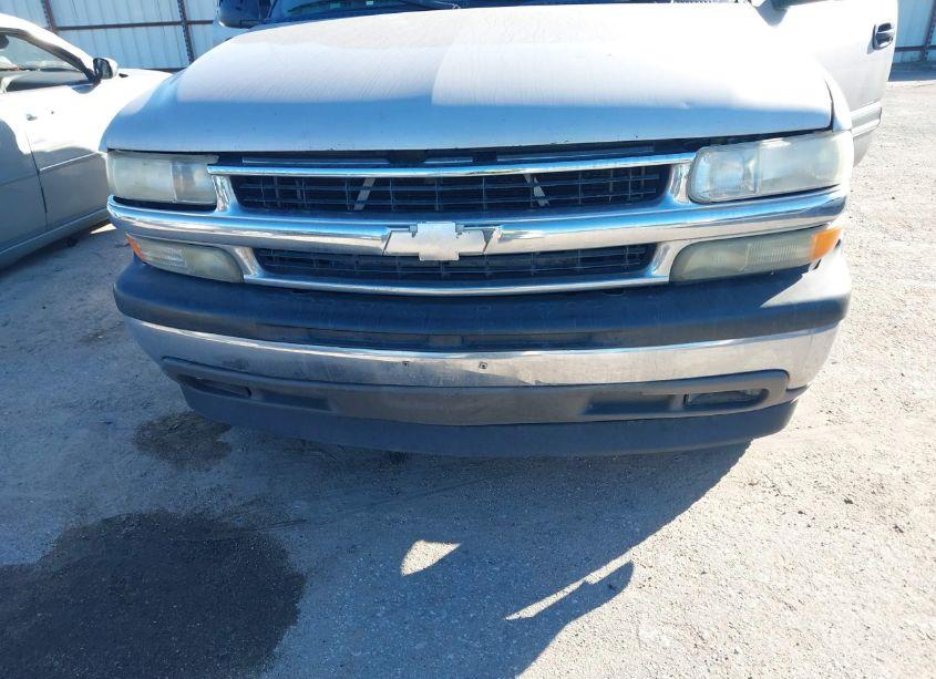 Photo 6 of 2005 Chevrolet Tahoe LS (VIN 1GNEC13T45R272120)