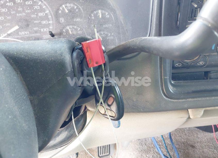 Photo 11 of 2001 Chevrolet Tahoe LS (VIN 1GNEC13T51J264911)