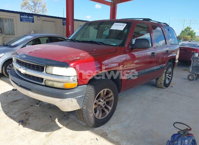Photo 2 of 2001 Chevrolet Tahoe LS (VIN 1GNEC13T51J264911)