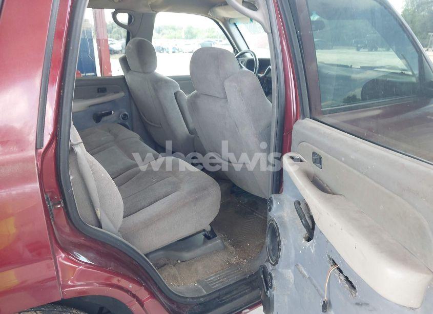 Photo 8 of 2001 Chevrolet Tahoe LS (VIN 1GNEC13T51J264911)