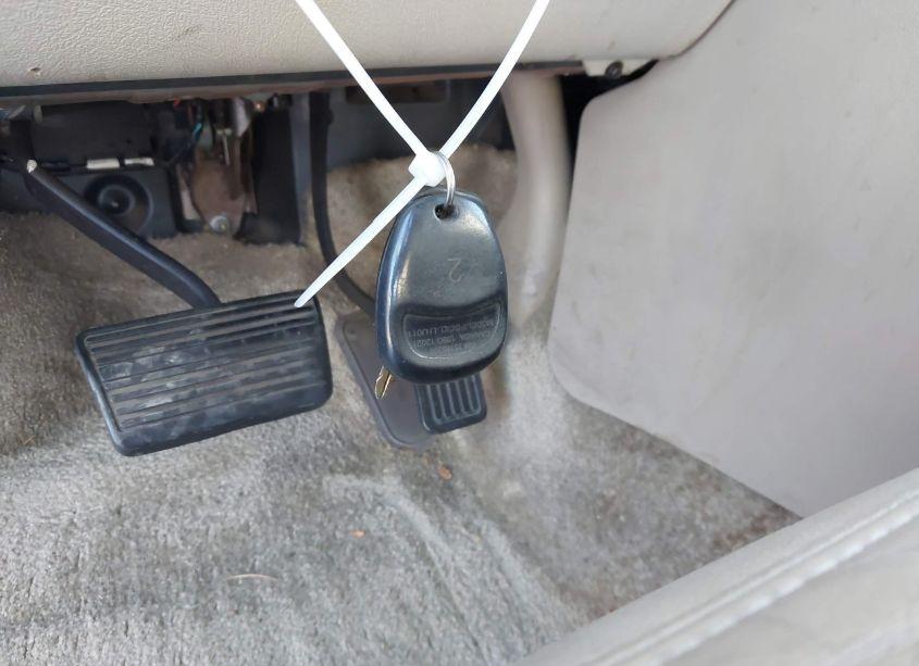 Photo 11 of 2003 Chevrolet Tahoe LT (VIN 1GNEC13T53R139198)